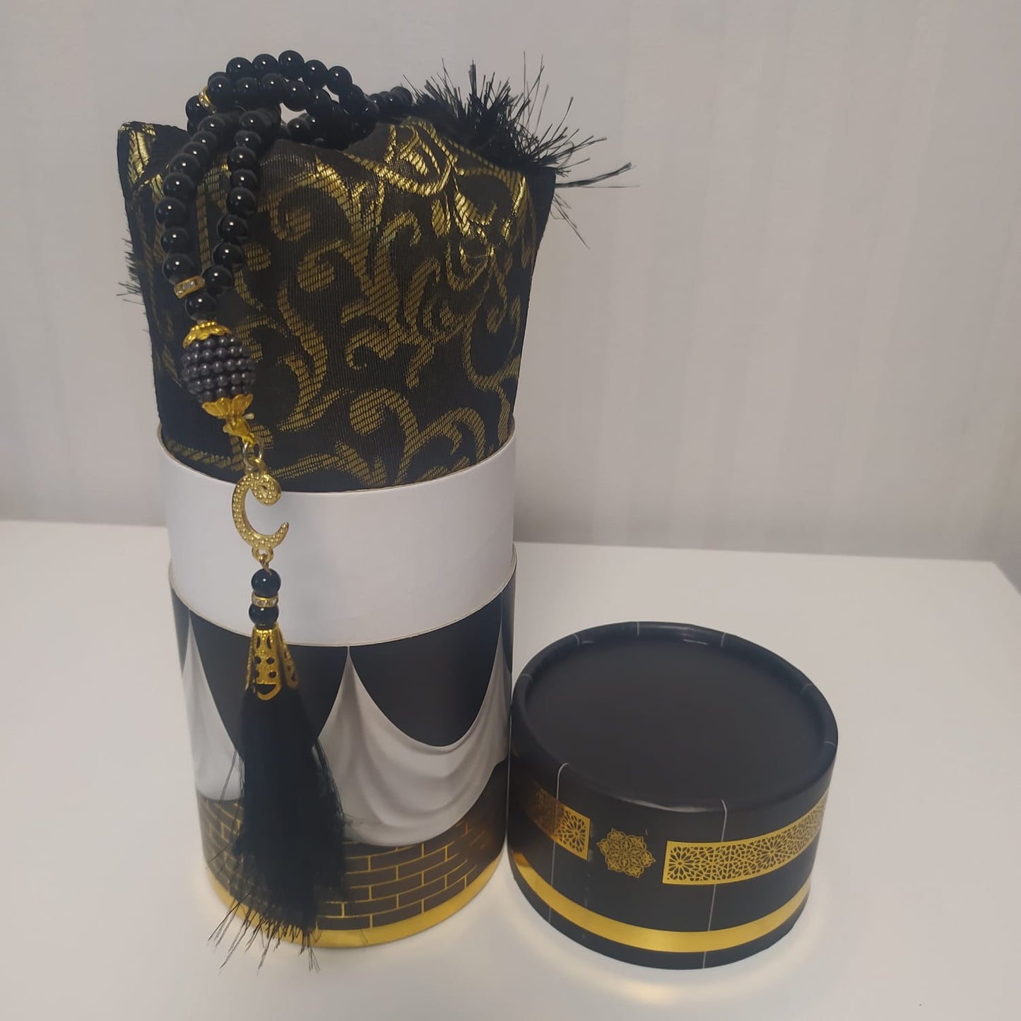 هدية سجادة صلاة وسبحة صلاة مع صندوق هدايا بشكل اسطواني